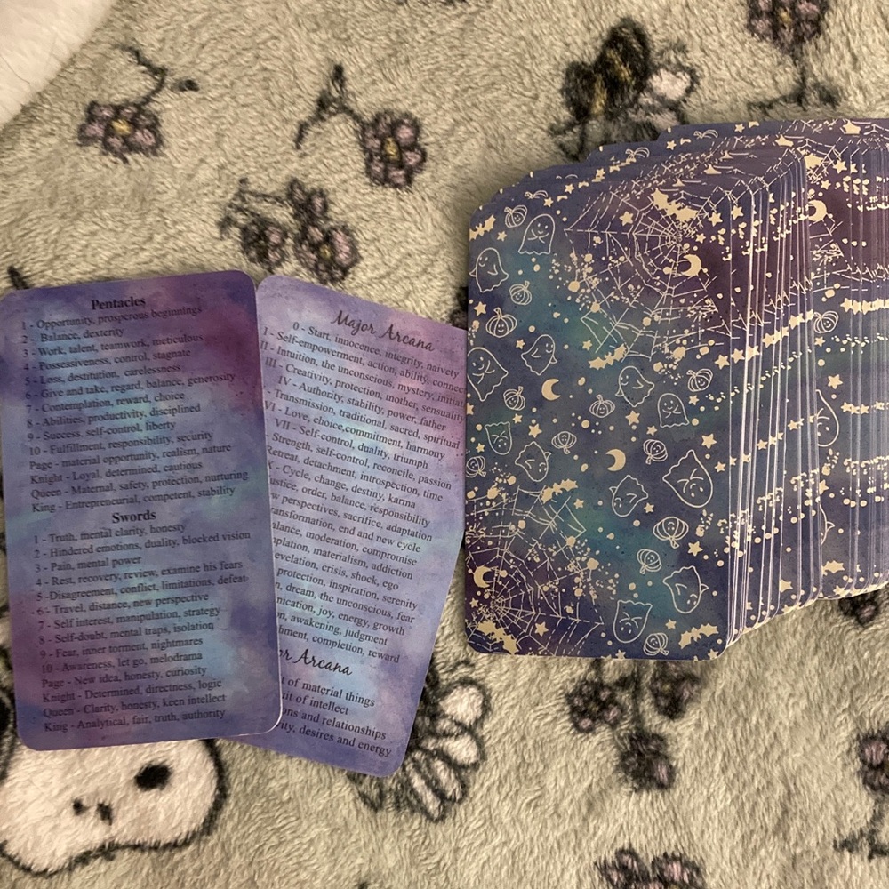 Boo Tarot Deck with Witchy Design - Picture 3 of 8